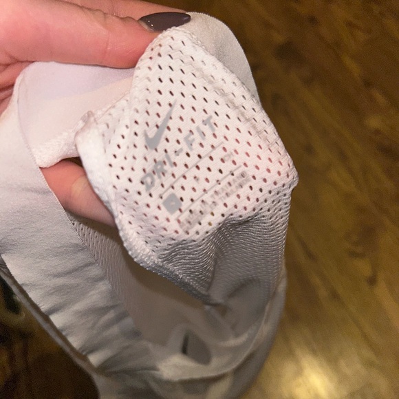 Nike work out pinnie tank top. - Picture 3 of 3